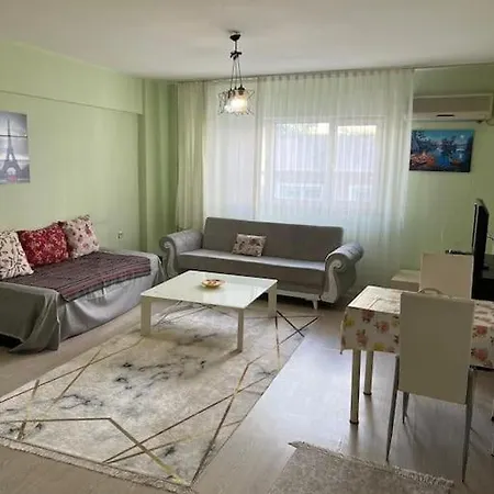 Glory Apartment *